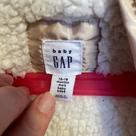 Baby Gap Gold Puffer Jacket - Picture 3 of 4